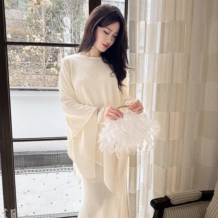 玉人轻抚白羽，静待春风来。晒图笔记大赛气质穿搭怎么穿才恰到好处?