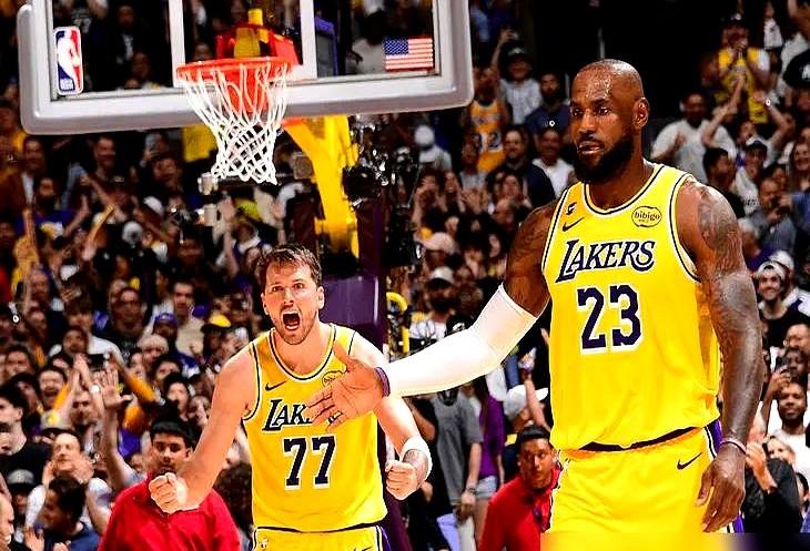 东契奇这防守，真能拿3.5亿顶薪？以前这事儿没得洗。扎克·洛直接说他防守“可