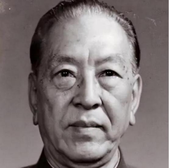 1969年5月，驻阿尔巴尼亚大使耿飚竟然发现中国援阿的大量化肥被随意堆放在田间地