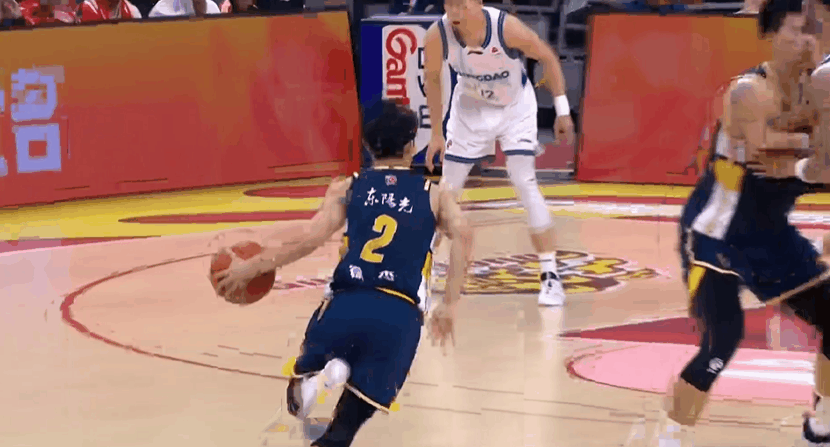 1米78徐杰再砍17分，率队4连胜！国家队拒用他，到底谁的损失？广东89-