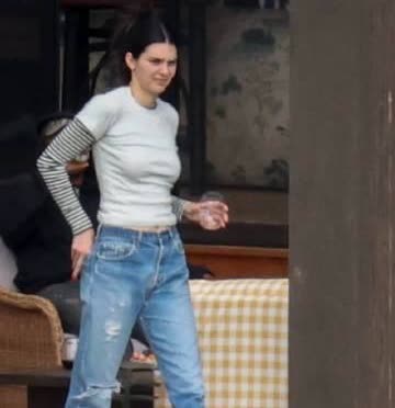 肯豆KendallJenner5.30悠闲现身马里布简简单单也有范je