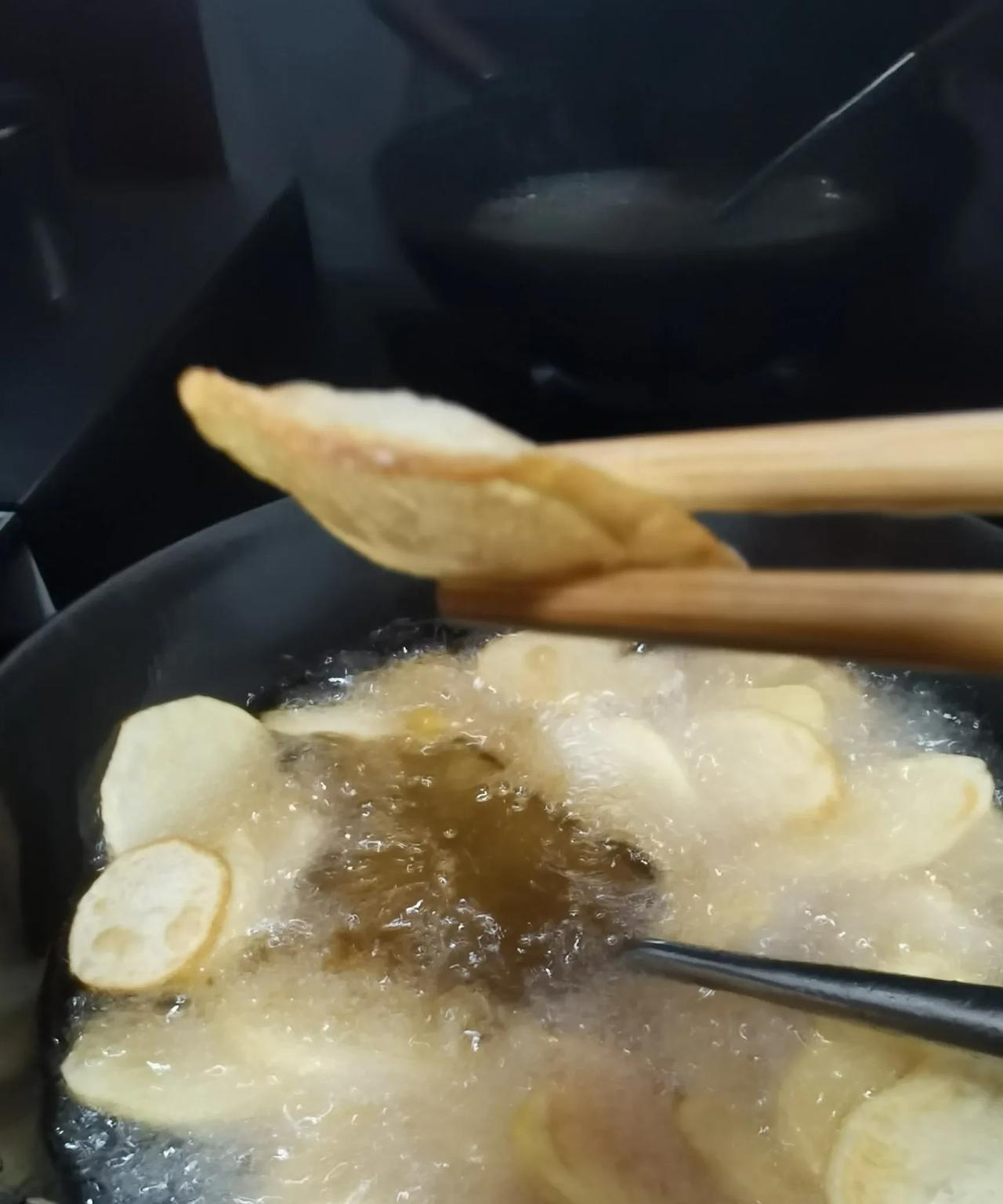 生活中最不能亏待自己，想吃什么就尽力弄一点，想吃荤就吃荤，想吃素就吃素。不要被