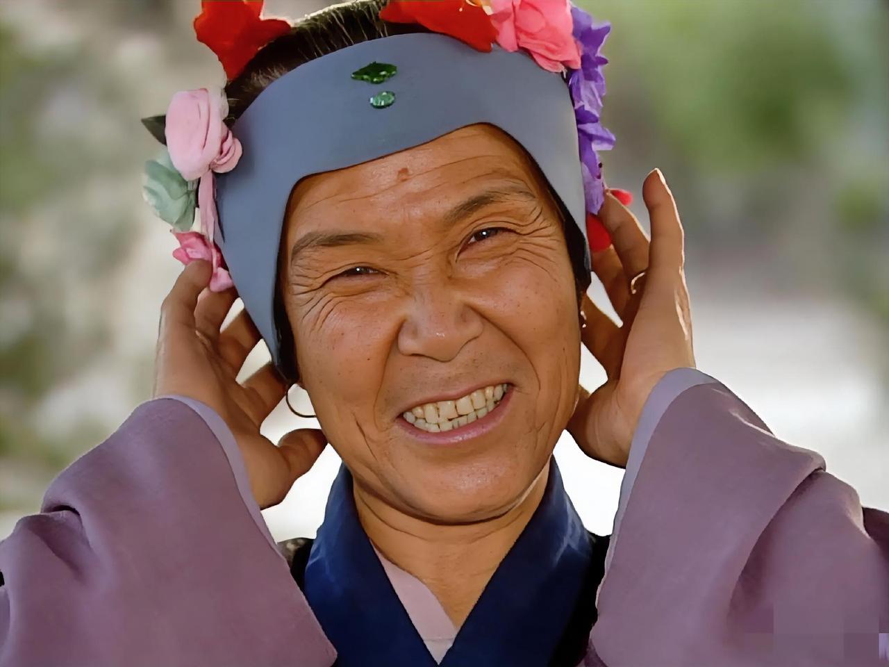 小时候看红楼梦，总觉得刘姥姥土得掉渣，可现在再看，心里却越来越不是滋味——她