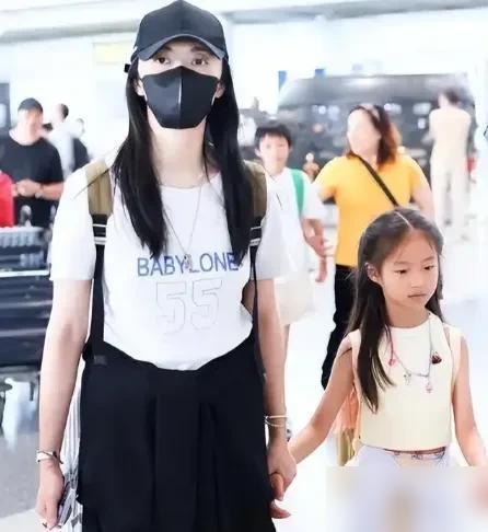 姚晨女儿不像她？你根本想不到，她爸在电影圈有多狠！他操刀《妖猫传》四层光源