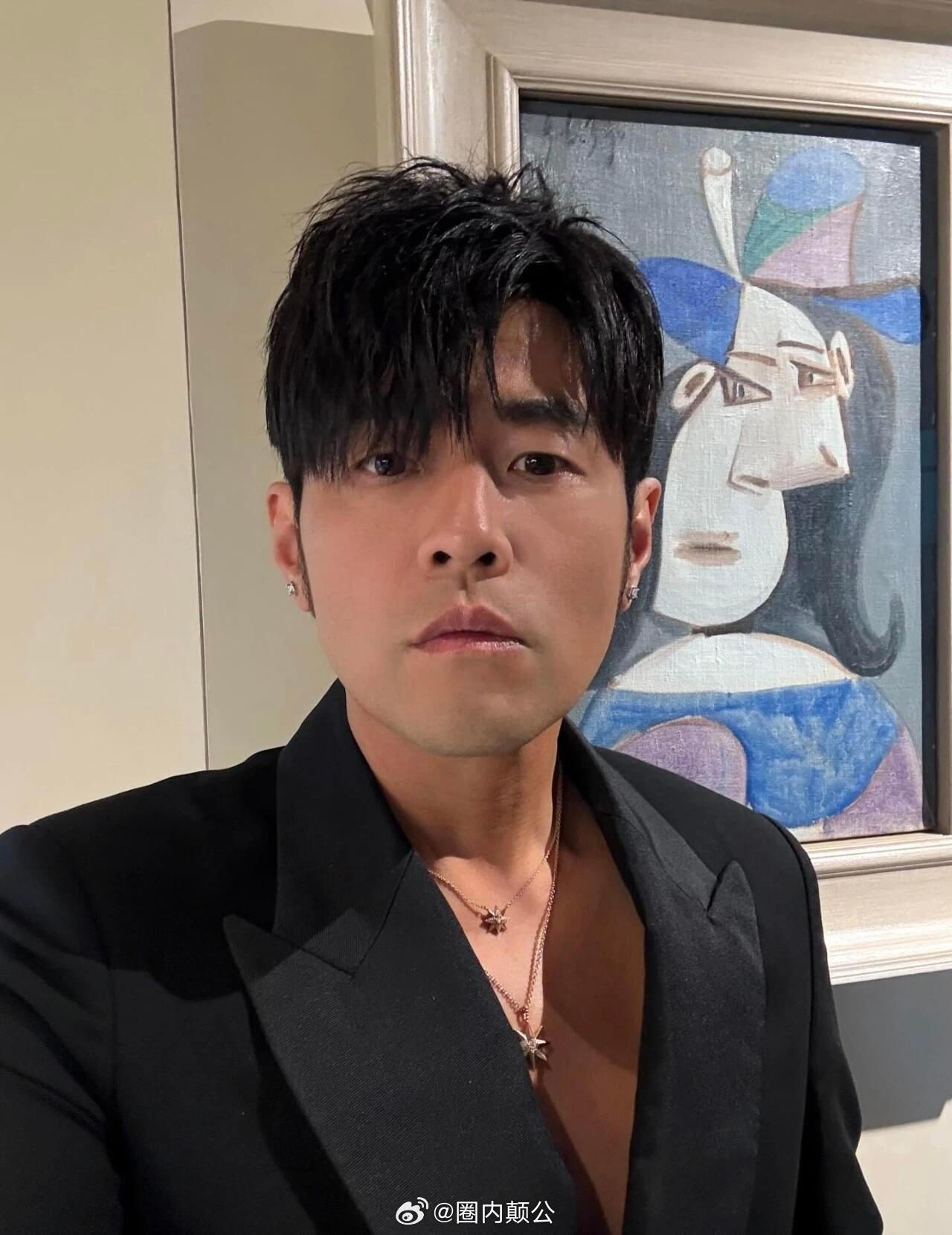 周杰伦晒出天价毕加索原画！老婆是混血的，婚礼是英式的，生活澳式的，不知道吃不吃
