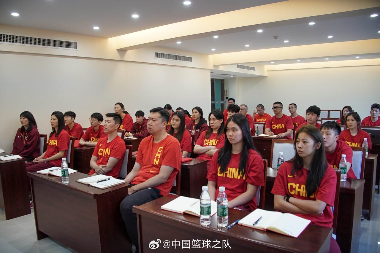 王治郅已空降中国女篮集训队当特别指导！按照这个趋势，我想中国女篮正一步一步的
