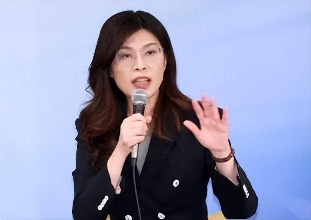 侮辱性强，伤害性也大。2026年9月3日这天，郑丽文南下新竹，陪着党籍新竹县长参