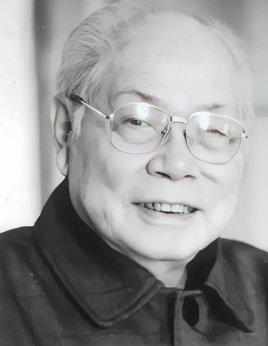 1949年1月的一天晚上，地下党马识途刚回到公馆，正要跨进大门时，看到房东家的保