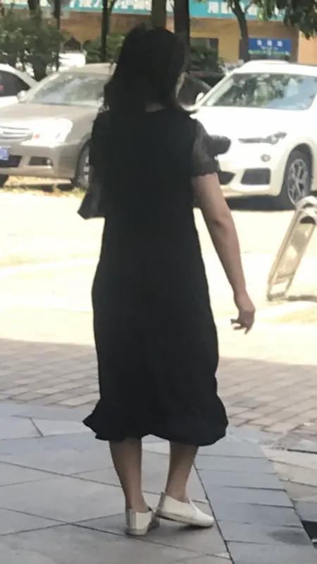 浙江嘉兴的骆女士真是倒霉透顶。2007年她和许先生结婚，2023年许先生以做建材