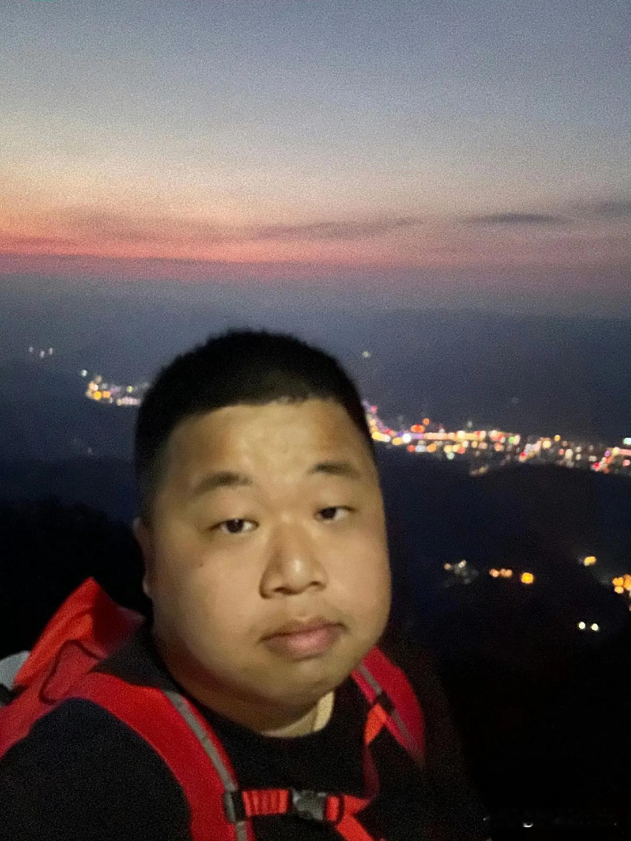 蓝战非非洲遇到危险，千万大V还是一个人背包走天下，难道就没考虑过风险吗？蓝战