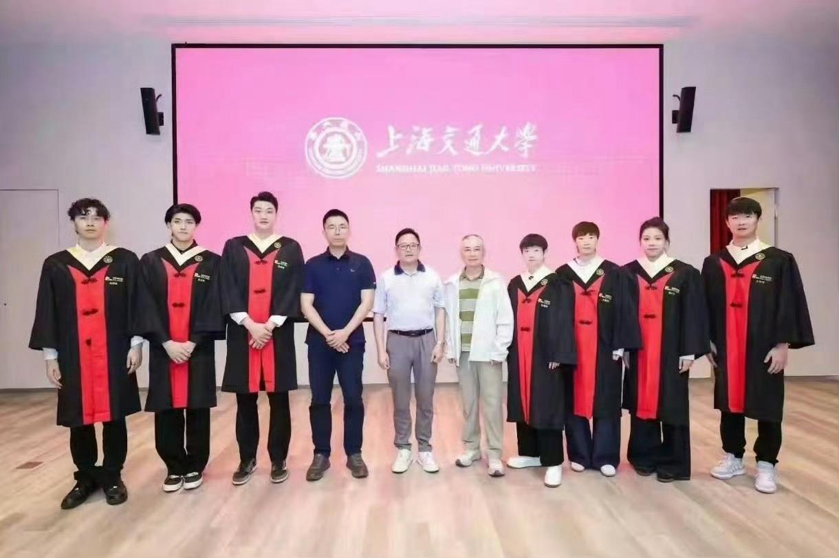 双喜临门！“海产姐妹”圆满本科毕业，孙颖莎王曼昱九月携手入清华读研~~5月
