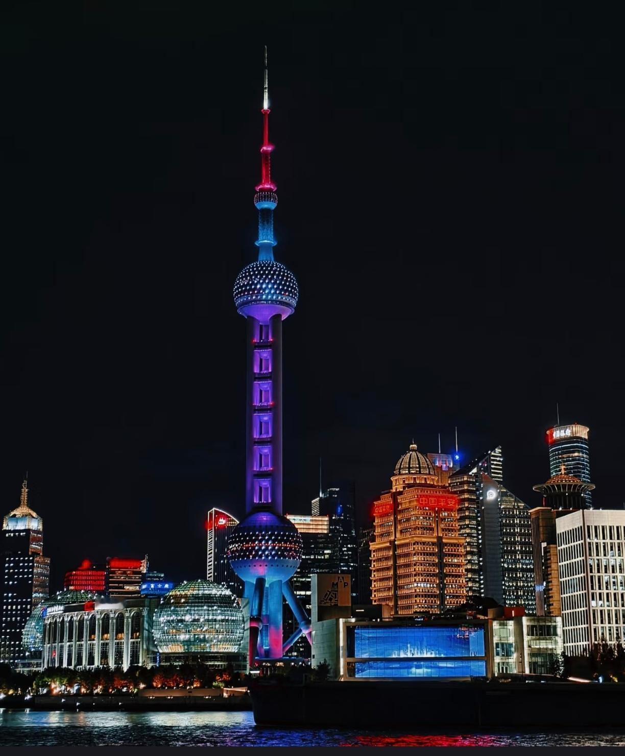 真有意思，看着刚出炉的成绩单，很多人纳闷：福建GDP都破6万亿了，上海才5.7万