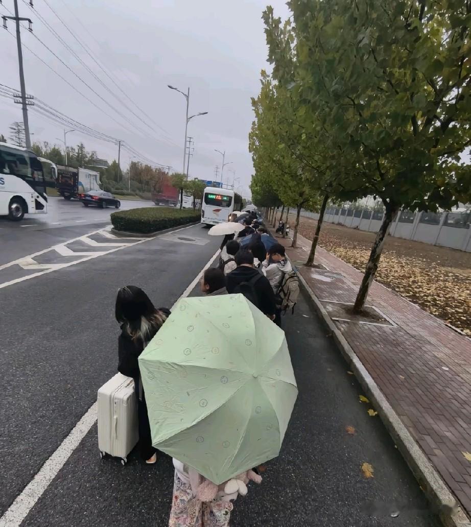 合肥公交已经满足不了寿县新桥大学城的学生出行需求位于寿县炎刘镇的新桥大学城，已