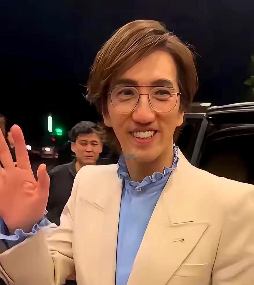 林志炫被淘汰这事儿一出来，热搜直接炸了！我端着手机刷到凌晨三点，眼看着评论区