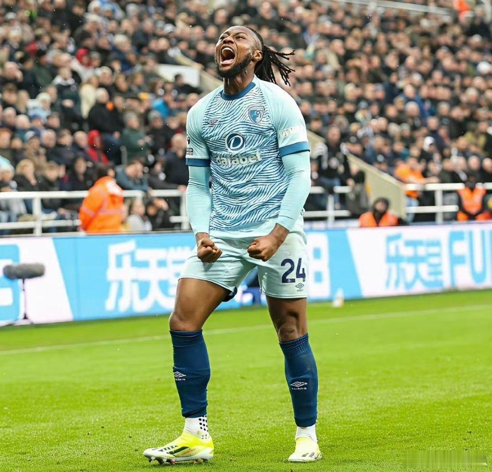 曼联转会新动态！刚听说：曼城开出的薪资比曼联高，但曼联给塞梅约的个人条款和库尼亚