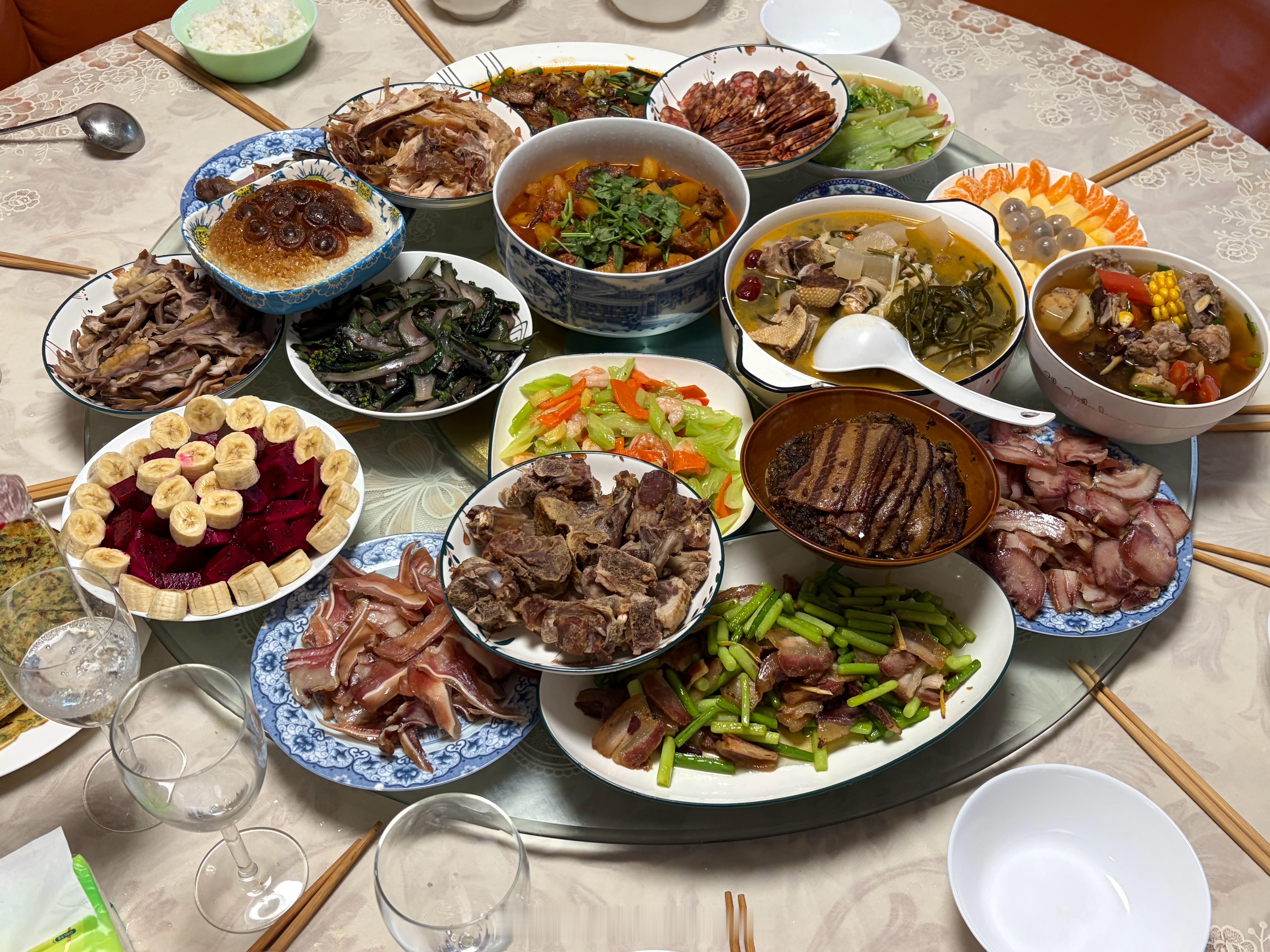 开始吃年夜饭了么？