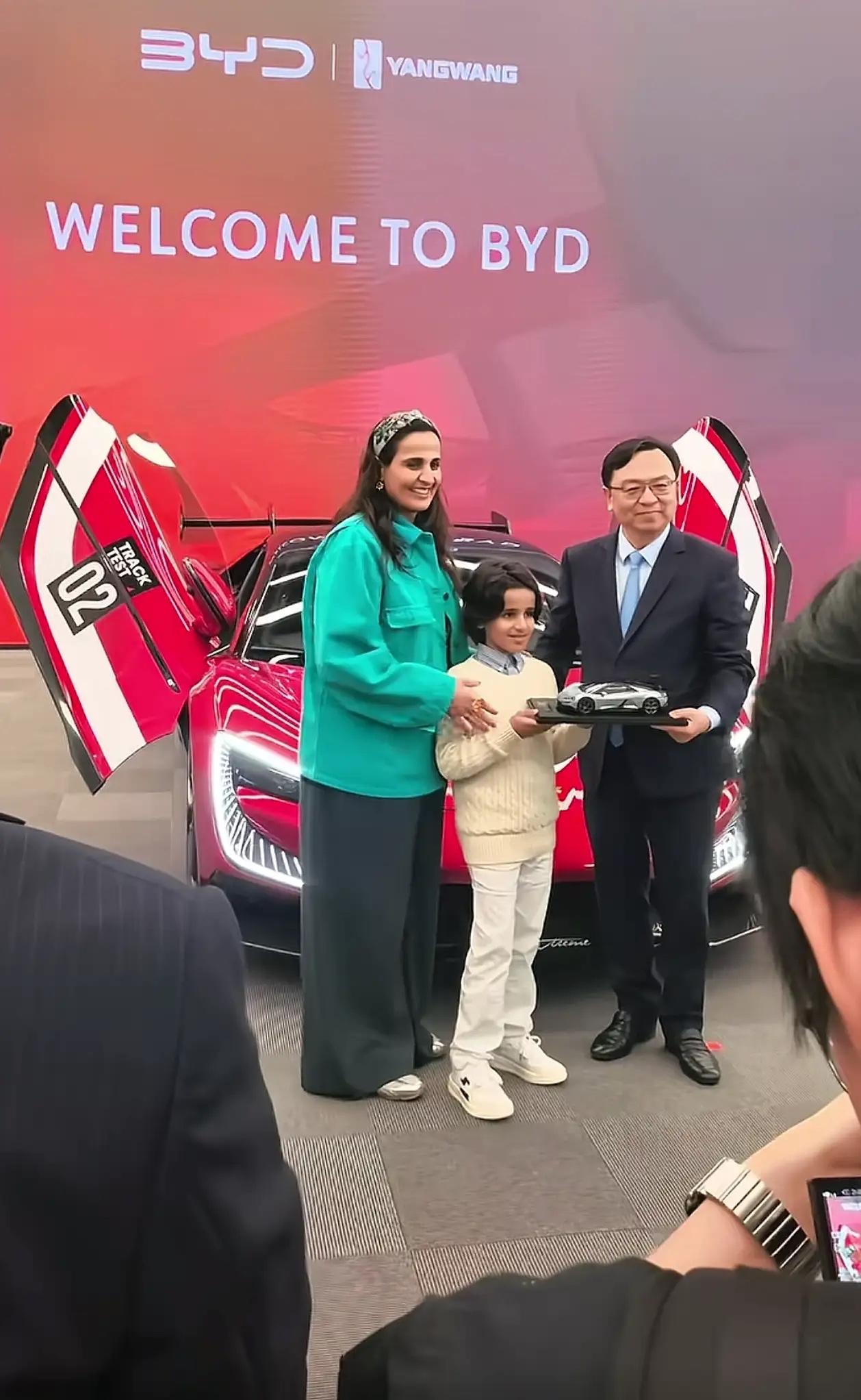 卡塔尔公主入手千万仰望U9X，网友好奇：她儿子有烦恼吗？全球限量30台售价一