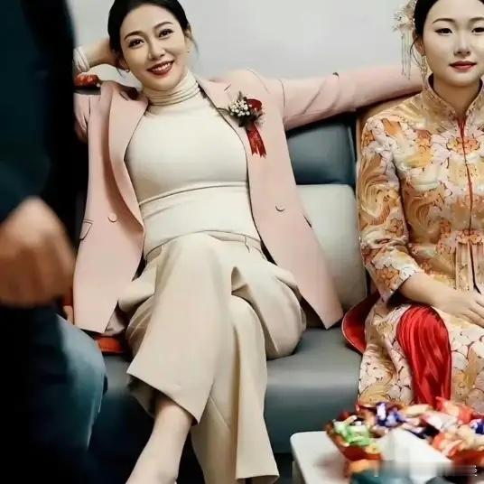 这个伴娘是我见过最美的