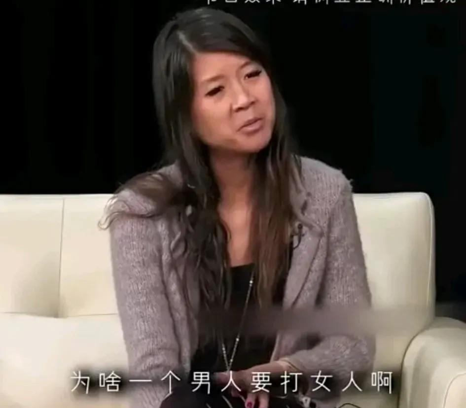 现在许多有知识高学历的女人们正组织起来为自己的权益而努力奋斗！“女权主义”可以很