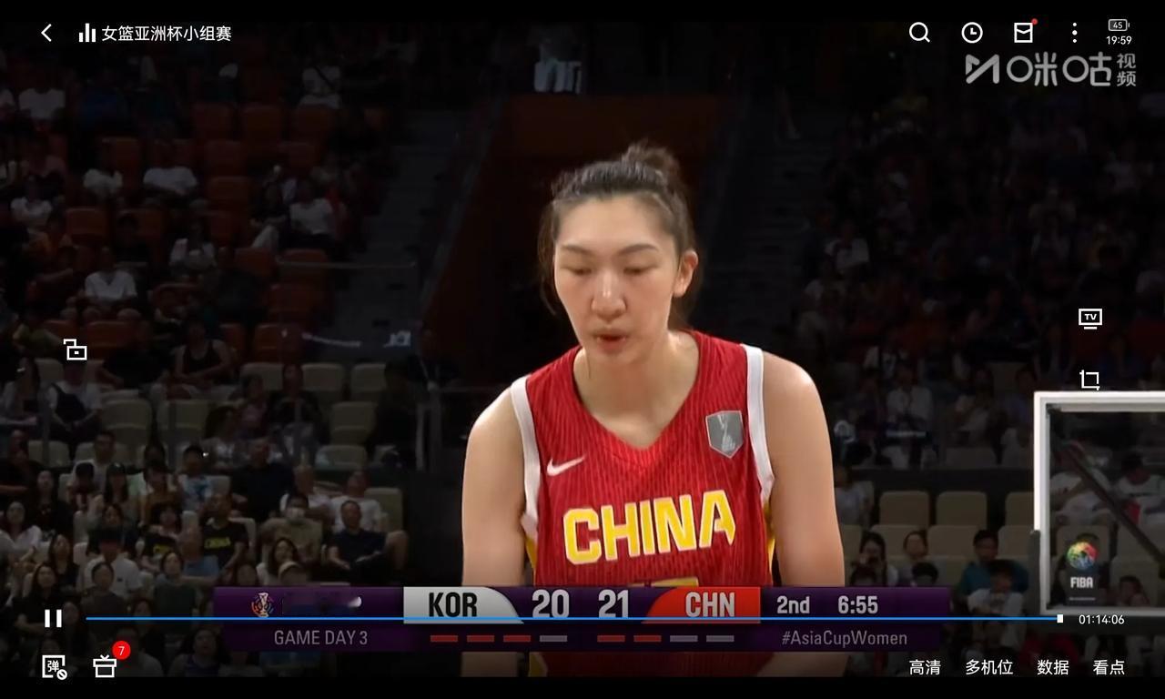 宫鲁鸣下半场玩“双塔战术”，内传内威力更大，韩国队靠三分球搏命韩国队没有高度