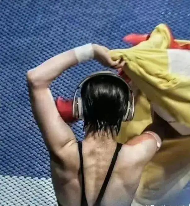 陈芋汐是越看越美，这夺冠后的陈芋汐也是迎来了自己的放松时期，晒出了自己的攀岩照片