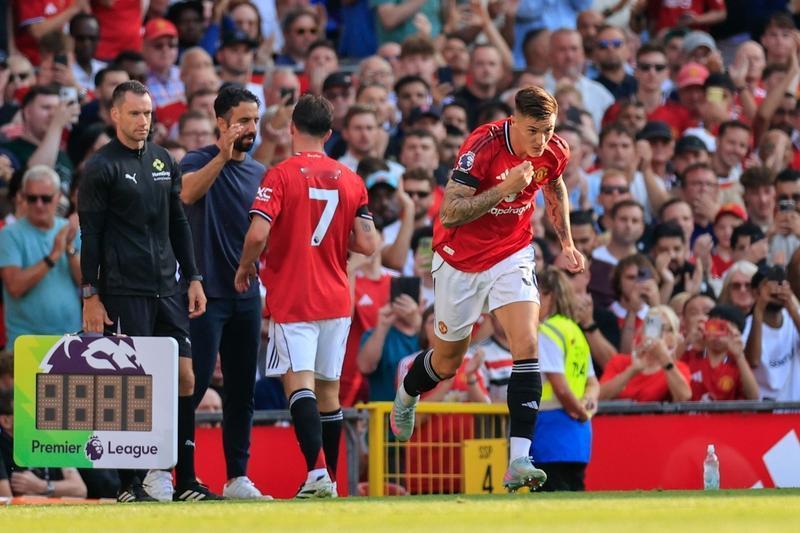 本赛季曼联锁定欧冠，B费功不可没！B费本赛季有机会竞争英超最佳球员的，他确实真的