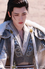 侯明昊雀骨从《护心》到《雀骨》，侯明昊彻底摆脱了甜宠剧的桎梏！预告里他跪在雨里