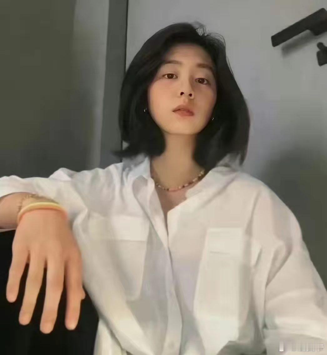 网友说黄多多天生电影脸，未来可期！​​​