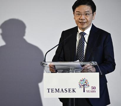 新加坡总理黄循财作出表态，中国已经是可与美国匹敌的竞争对手！8月23日，新加