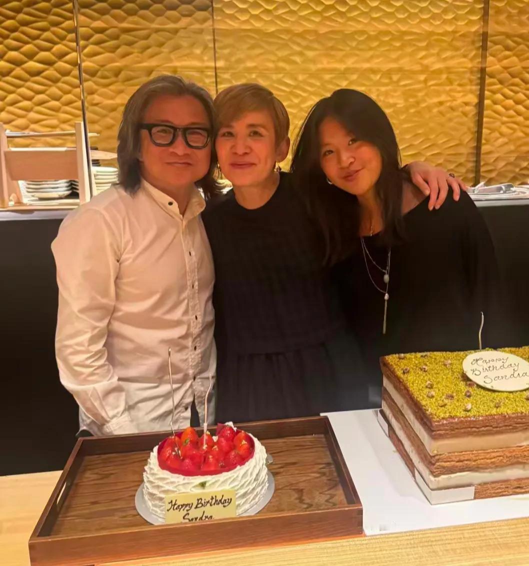 吴君如生日照曝光，61岁状态在线！20岁女儿越来越像陈可辛，目前在美国读戏剧8