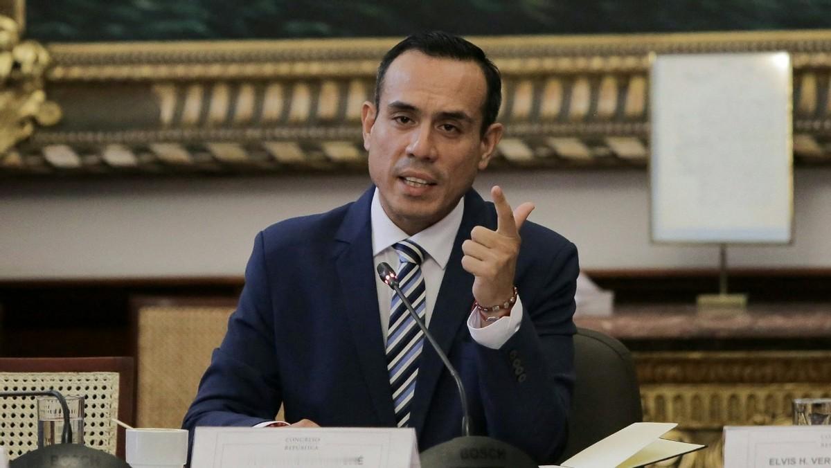 拉美又有一国大变天，上任仅4个月的秘鲁代理总统赫里突然被弹劾下台，帽子扣到了中国