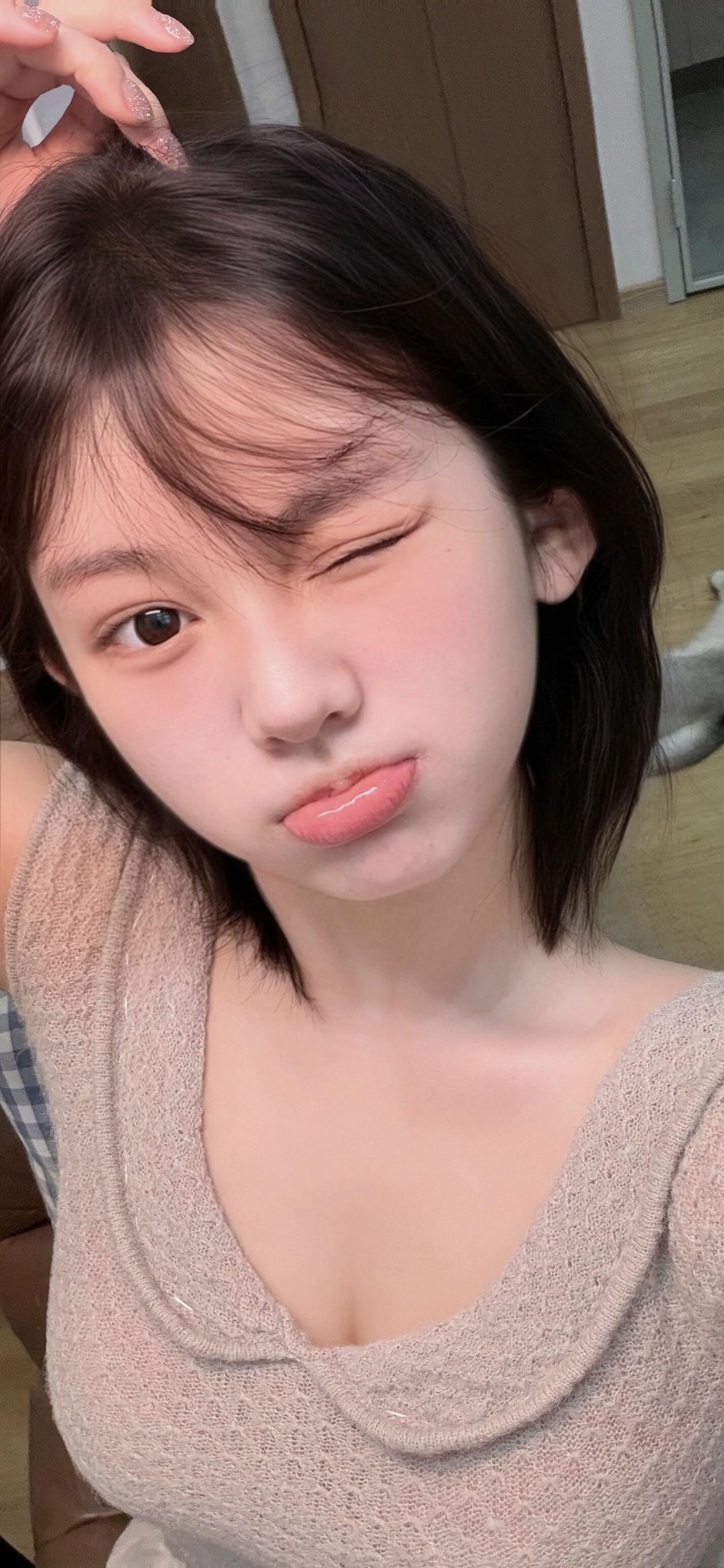 美女的美丽体现在何处呢？身材，相貌，气质，言谈举止。