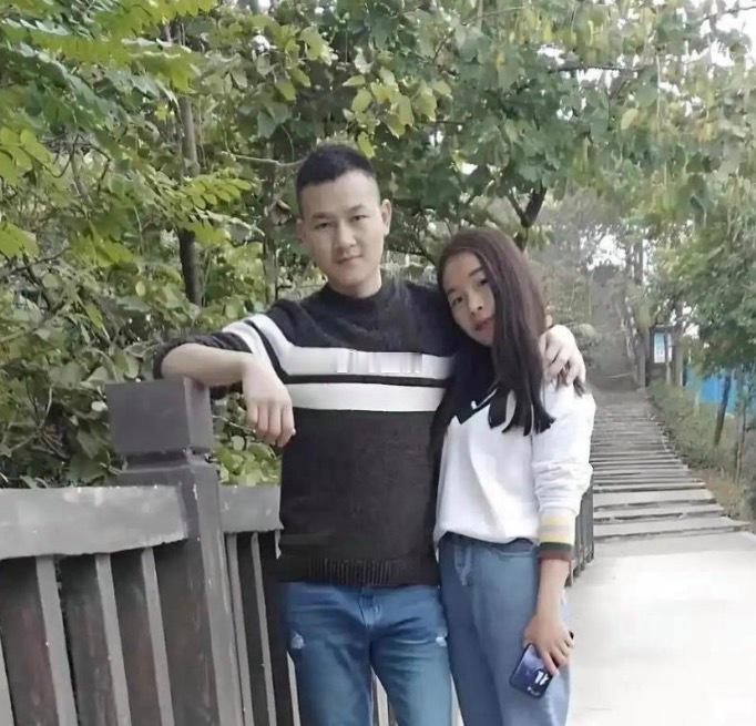 还是这两人，14年后。