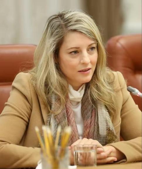 访华之际，加拿大工业部长敞开心扉说出了心里话！ 近日加拿大工业部长乔利表示，