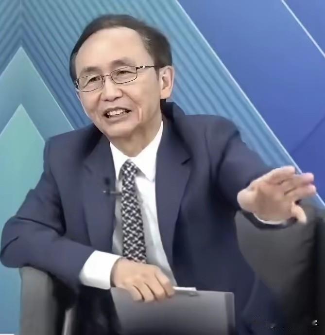 不要被吴子嘉的假象蒙蔽，其实他还是深绿，透过吴子嘉现象看岛内本质，要让某些人感到