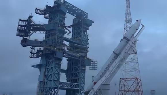 昨天下午俄罗斯普列谢茨克发射场突然响起震天轰鸣，莫斯科时间16时42分一枚42.