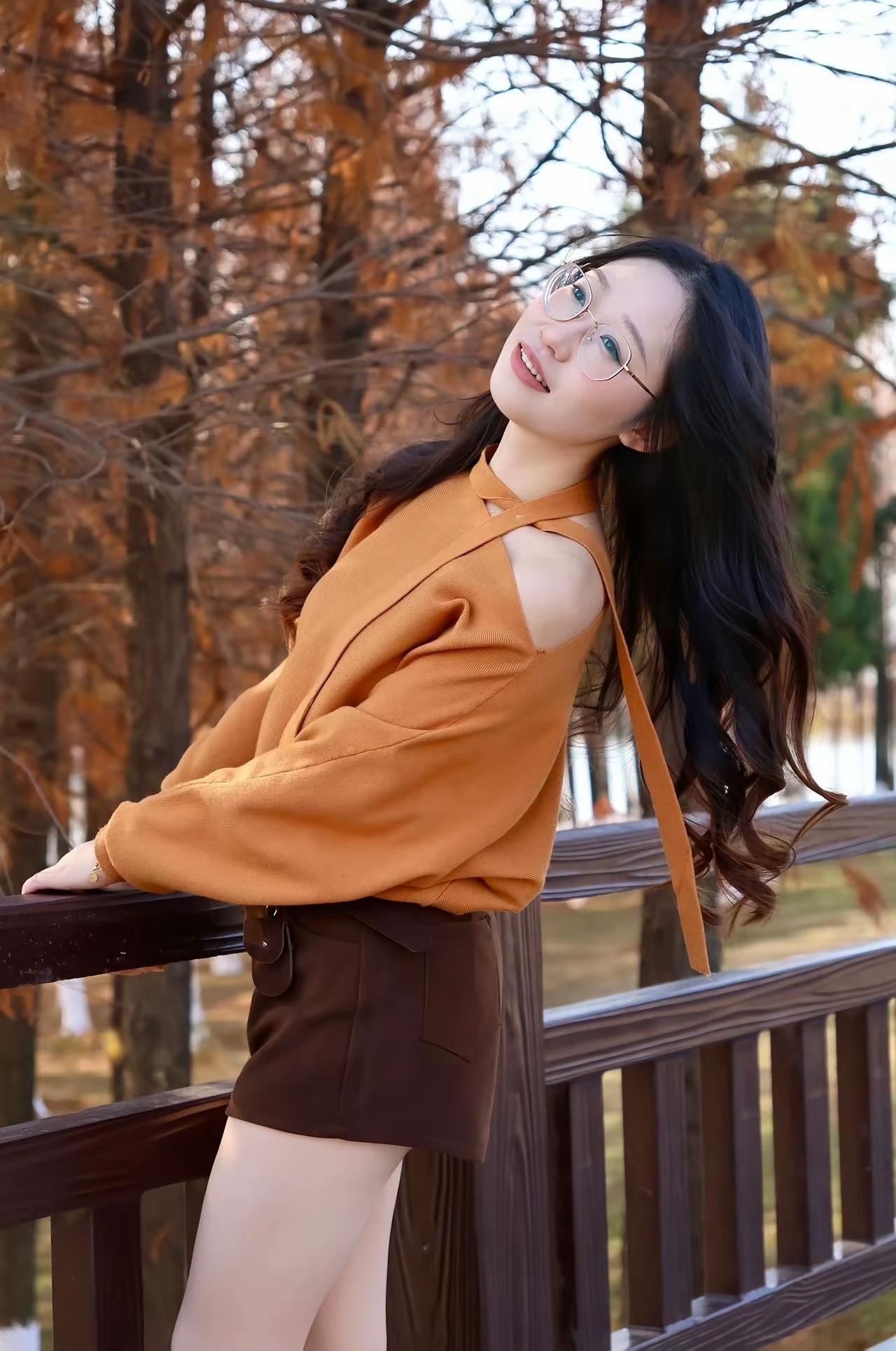 秋风起，木叶飞，思君心切。