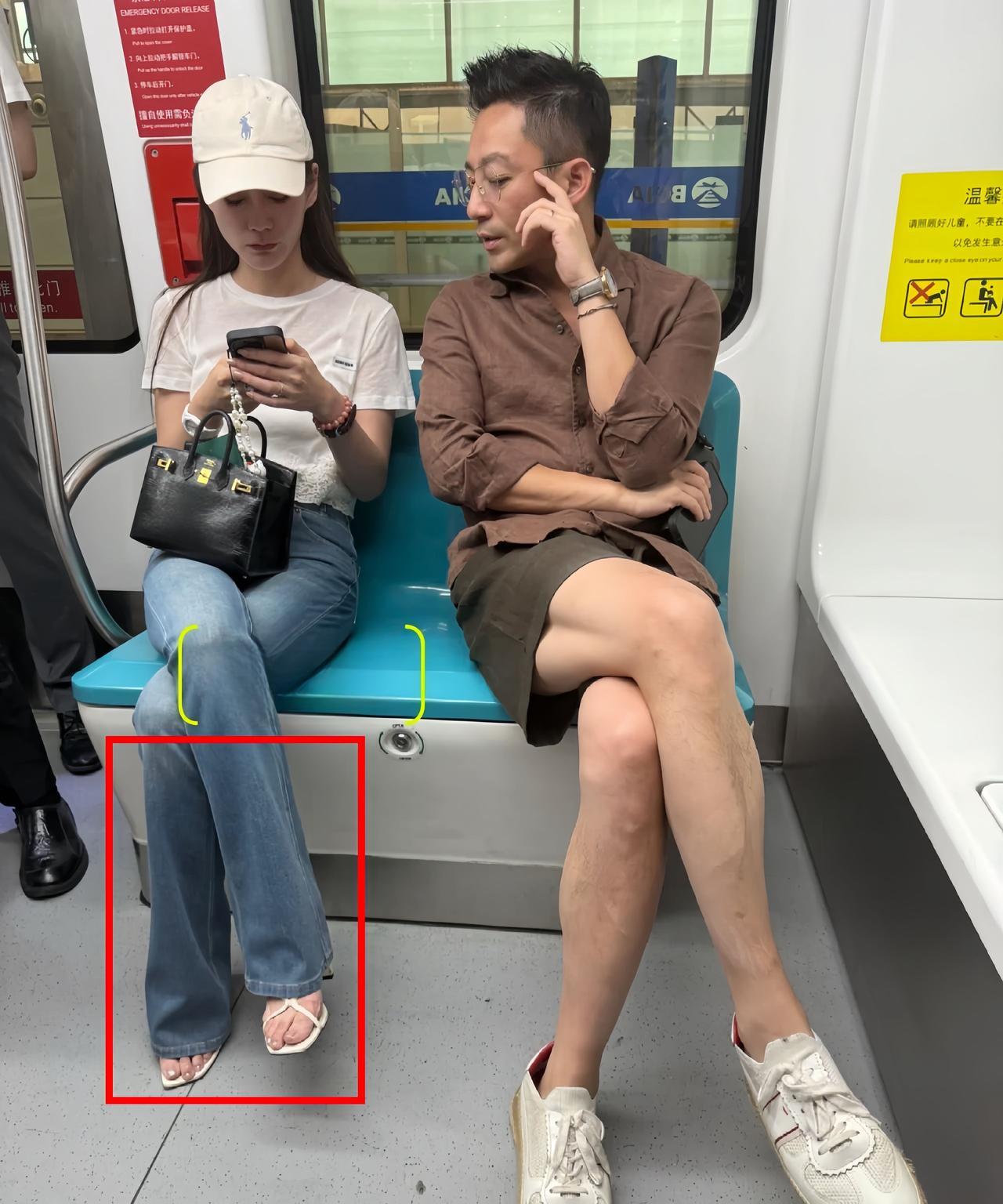 看到这张照片我终于明白为什么马筱梅长得漂亮又有钱了，原来她是“希腊脚”不知