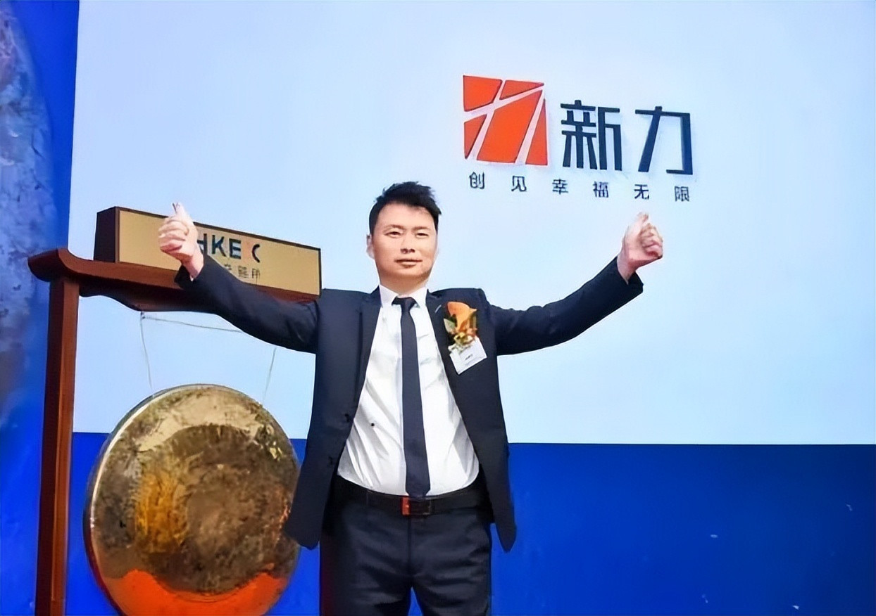 许家印一审被判无期一代枭雄，终落法网！回头看，许家印的恒大时代，更像是一个跨世纪