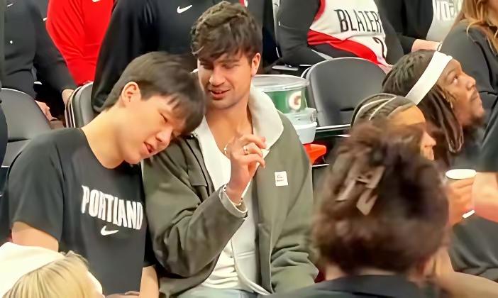 开拓者赢了，以132比116赢了强大的湖人队，开拓者的核心阿夫迪亚继续缺阵，湖人