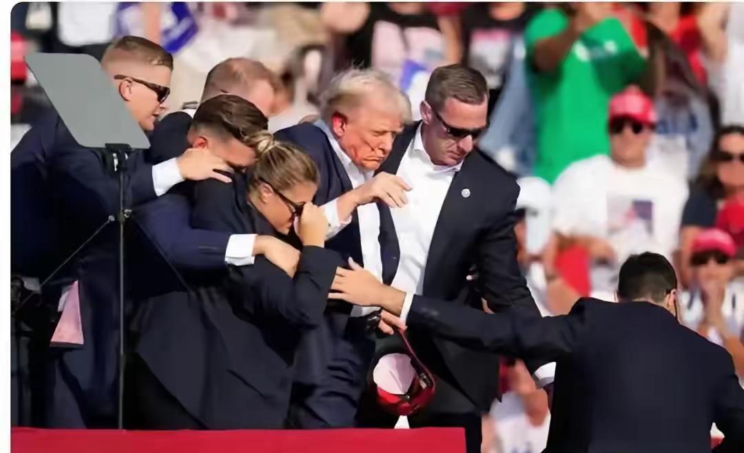 事实证明，特朗普果然是害怕了。特朗普这回是真怂了！前两天还咋咋呼呼，叫嚣