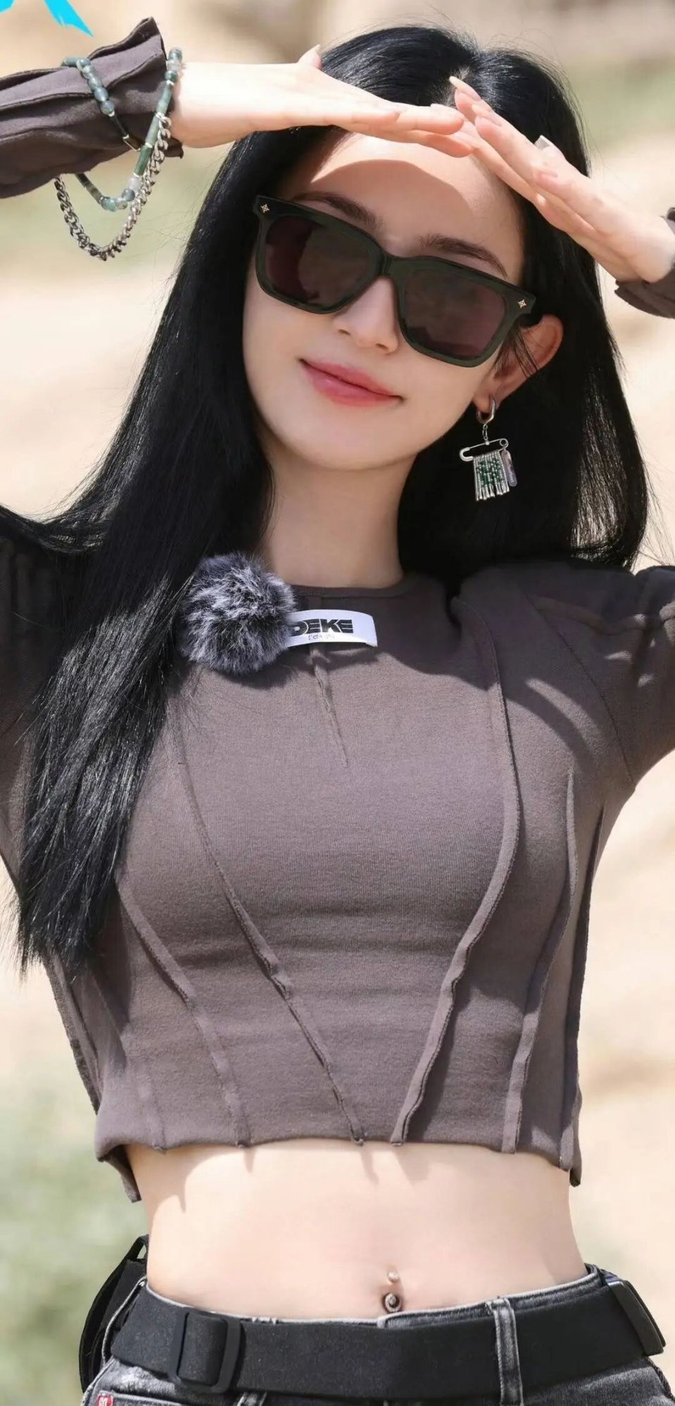 哈妮克孜居然有脐钉