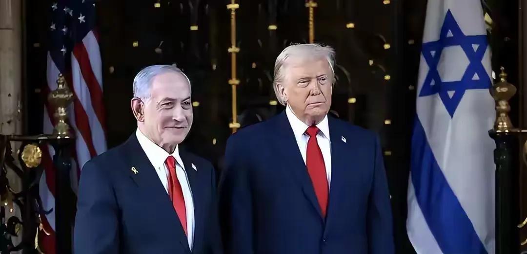 这两位被下了全球追杀令。我曾经看过一部小说，说的就是宗教追杀令，哪怕历时一千多