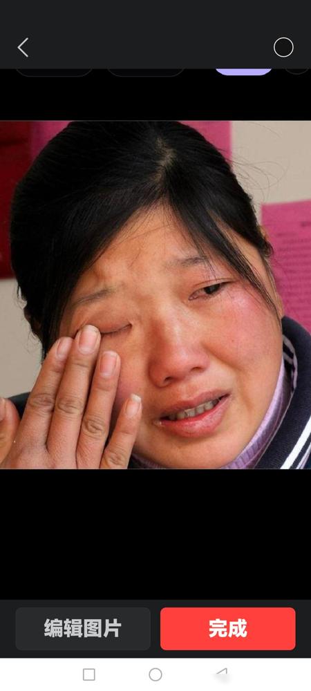 三个孩子，抵不过一场超市里的私奔。辞职信一撕，手机一关，两个在货架间消耗了大