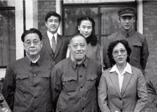 李鹏坦白和周恩来的真实关系：别人都说我是他的养子，这不正确。1928年10月
