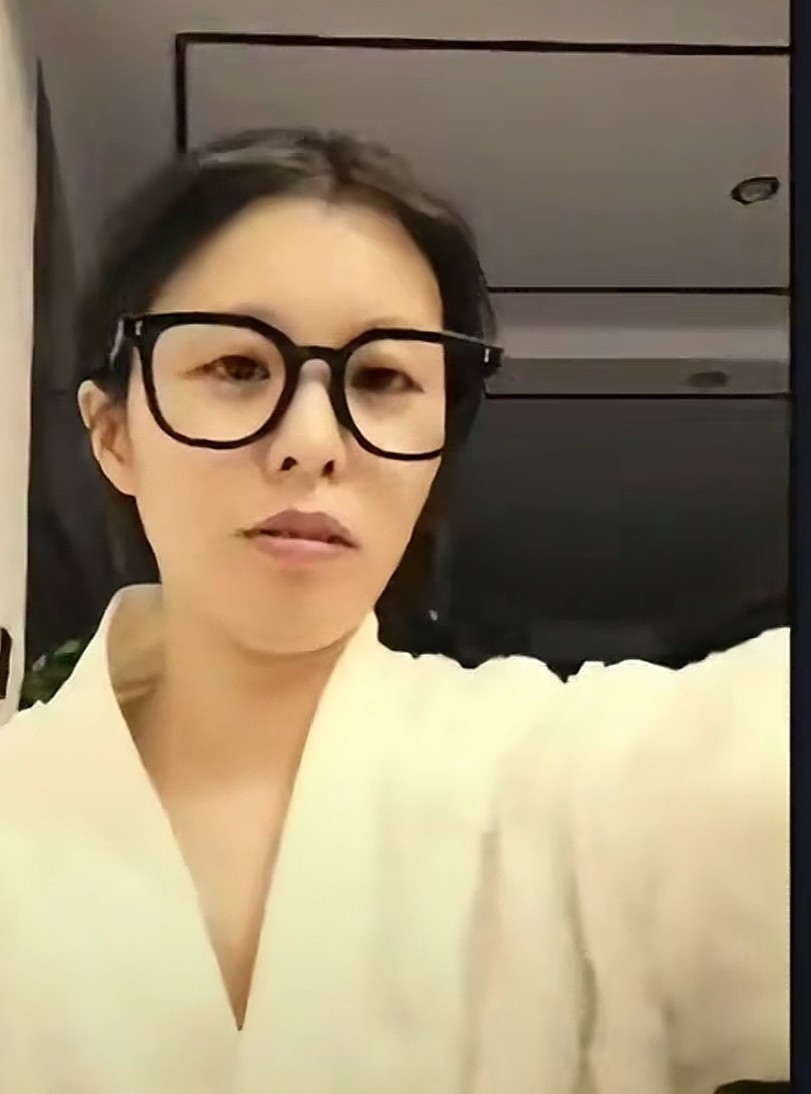 田静的妹妹更嚣张，“你们爱买不买，我还稀罕你们购买，你买完一次，我可以购买一艘游