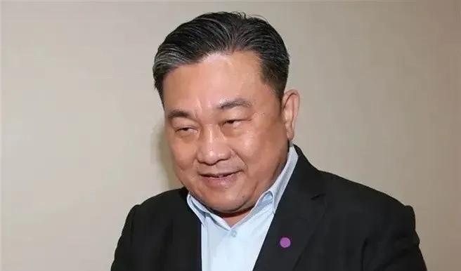 王定宇，今日发文叫嚣，今天在立院提案，禁挂“敌对势力”的旗帜（五星红旗），应禁止