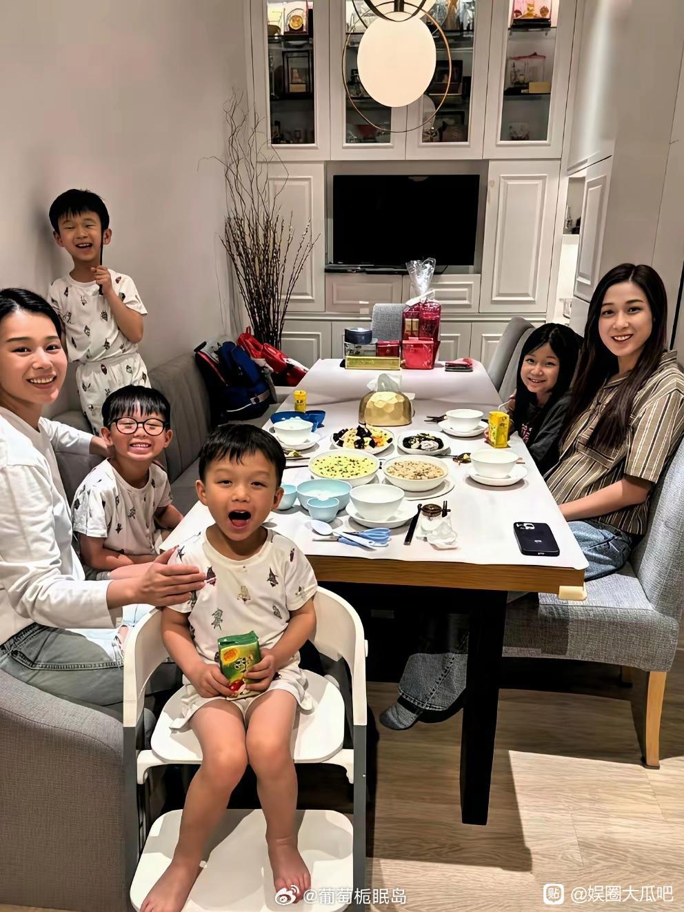我要是胡杏儿，可不受这个罪。看她在香港那个家，简直跟蜗居一样，换作是我，干脆来内