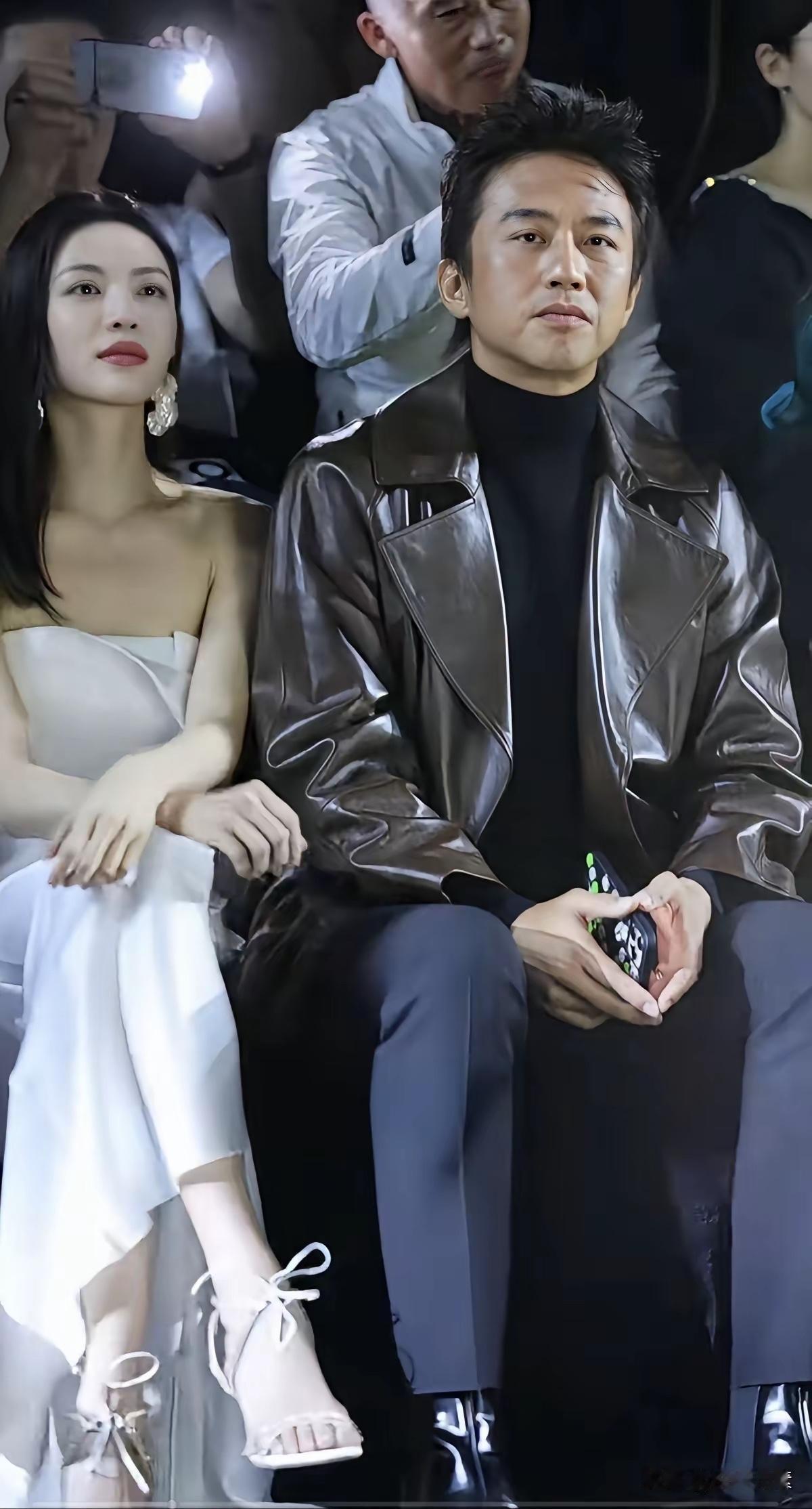 邓超旁边女生是谁？非常漂亮