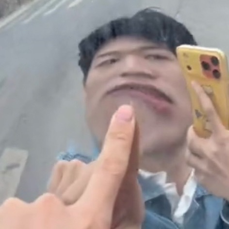 我不知道他是怎么了